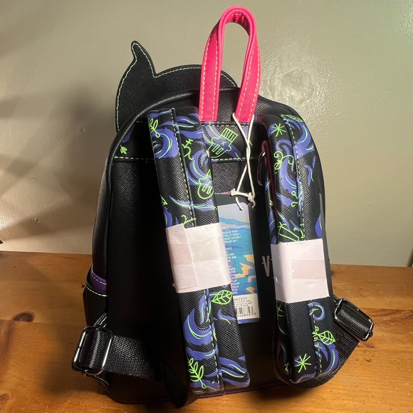 Disney Villains x Loungefly Dr Facilius Glow in the dark bag NWT - Picture 3 of 16